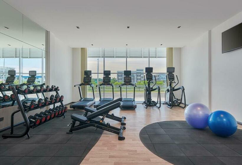 Номер Executive Кровать Кинг, Fairfield By Marriott Bintulu Paragon