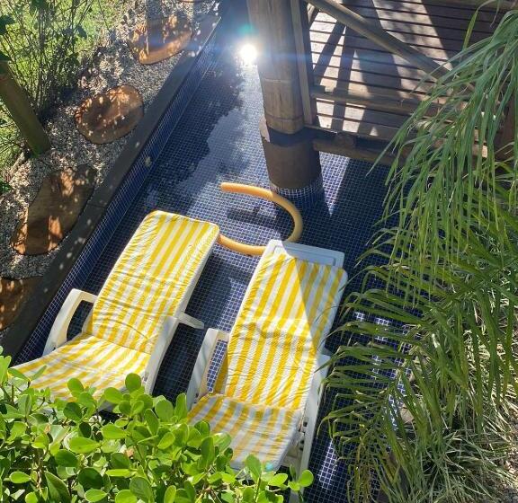 سوییت با چشم‌انداز استخر, Pousada Arágua