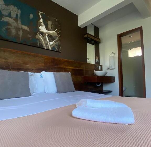 سوییت اجرایی, Pousada Arágua