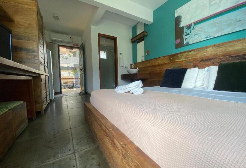 سوییت لوکس, Pousada Arágua