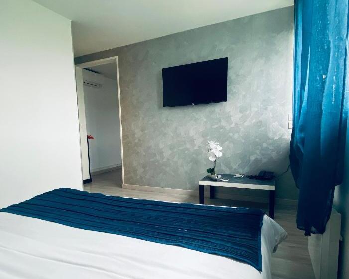 スーペリアの４人部屋, Air Lane