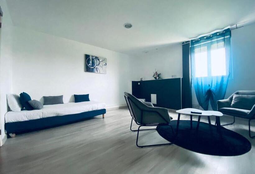 スーペリアの４人部屋, Air Lane