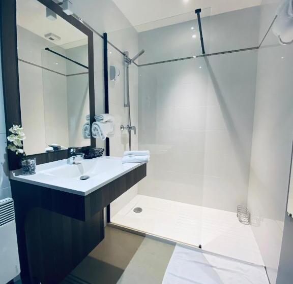 スーペリアの４人部屋, Air Lane