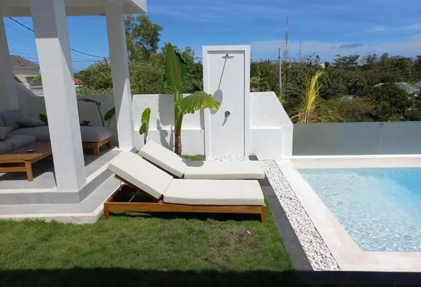 キングサイズベッドのスタンダードルーム, Sari Hills Bali
