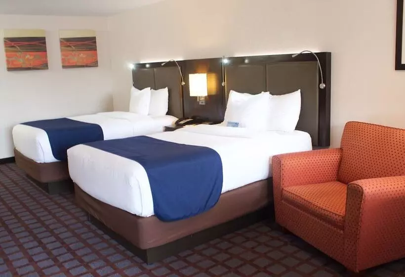 ２ダブルベッドのスタンダードルーム, Days Inn By Wyndham Woodbury Long Island