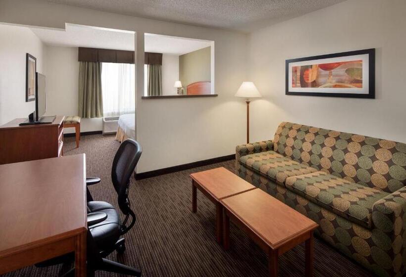 מיטת קינג בסוויטה, Spark By Hilton Denver International Airport