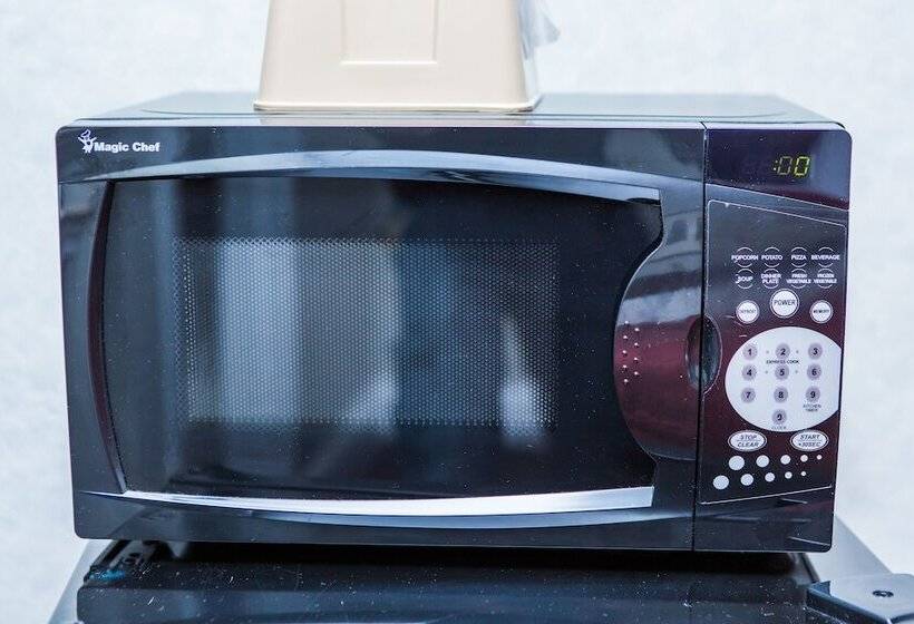 غرفه قياسيه سريرين مزدوجين, Pelican Inn