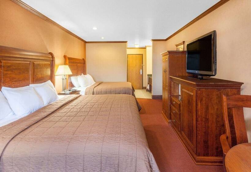 Номер Стандарт 2 Двуспальные Кровати, Ramada By Wyndham Mackinaw City Waterfront
