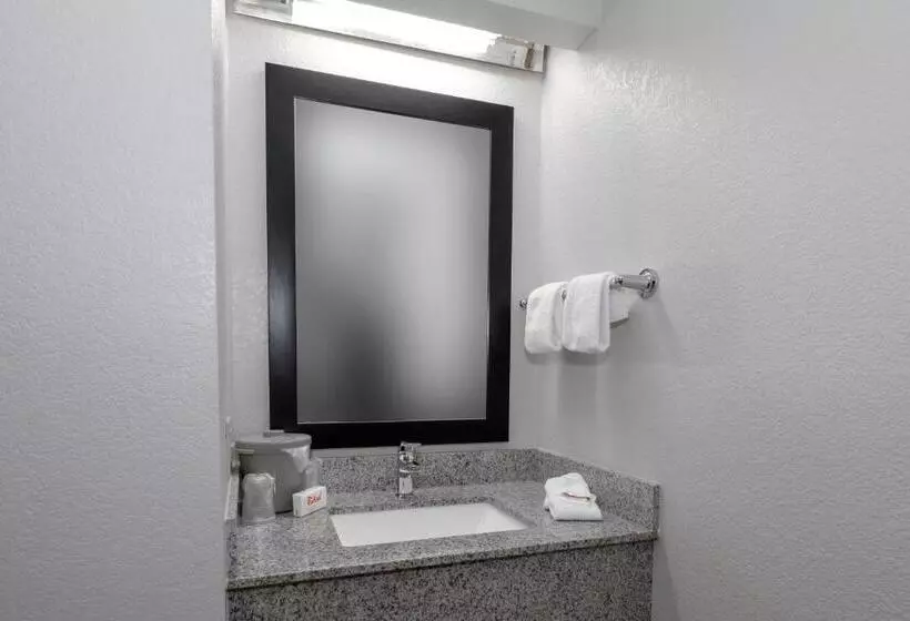 キングサイズベッドのスタンダードルーム, Red Roof Inn Danville, Pa