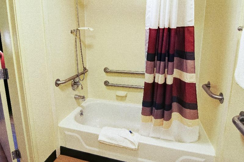 Номер Superior Кровать Кинг, American Inn & Suites Bishop Airport Flint