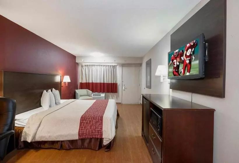 キングサイズベッドのデラックスルーム, Red Roof Inn Jackson Downtown  Fairgrounds