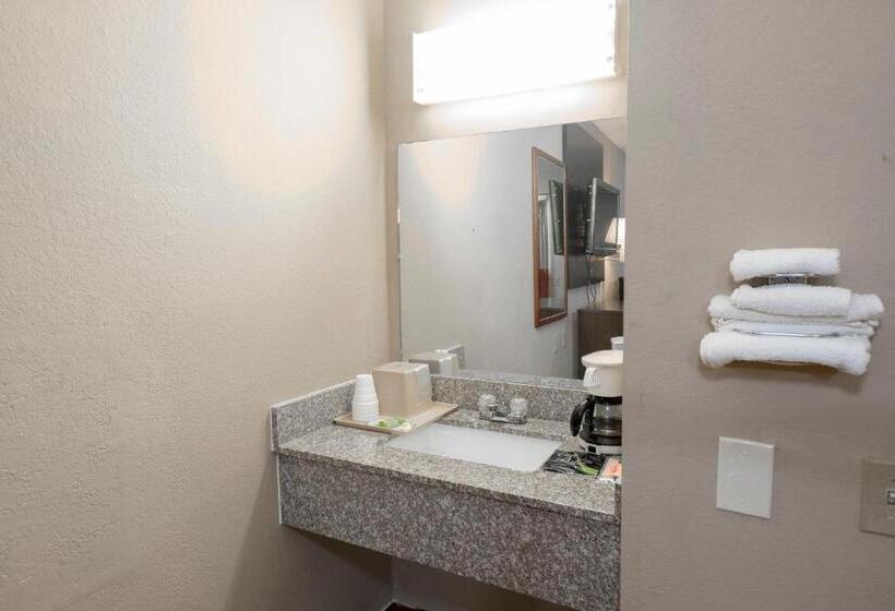 غرفة ديلوكس لذوى الاحتياجات الخاصة, Red Roof Inn Jackson Downtown  Fairgrounds