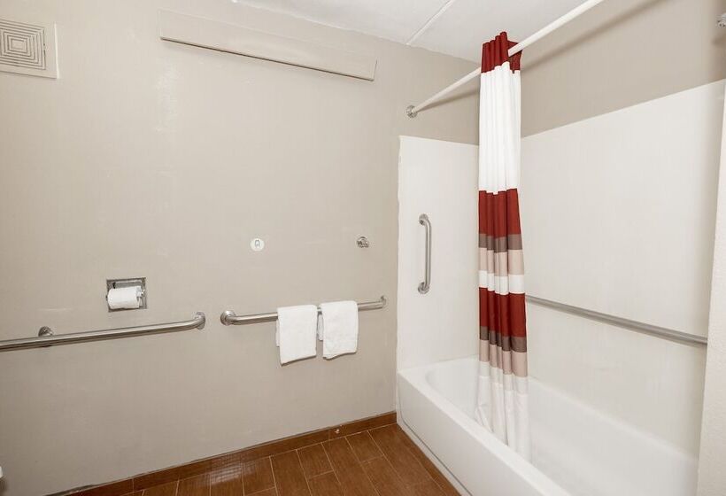 Номер Deluxe Адаптированный для Инвалидов, Red Roof Inn Jackson Downtown  Fairgrounds