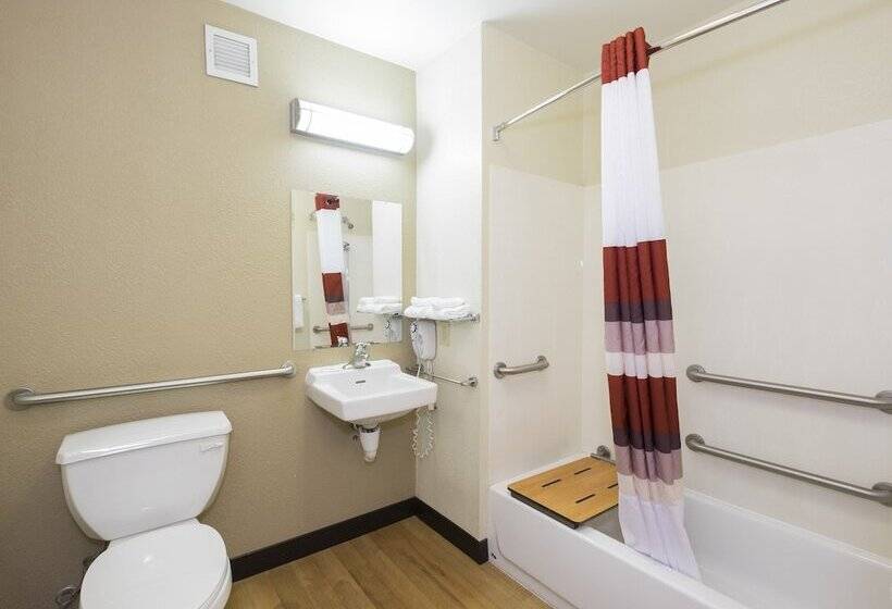 غرفة ديلوكس لذوى الاحتياجات الخاصة, Red Roof Inn Plus+ Columbus Downtown   Convention Center