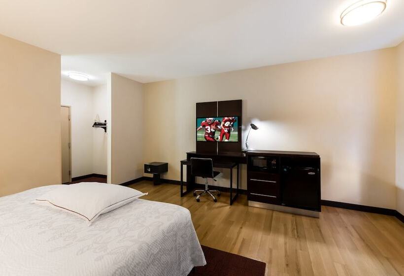 غرفة بريميوم, Red Roof Inn Plus+ Columbus Downtown   Convention Center