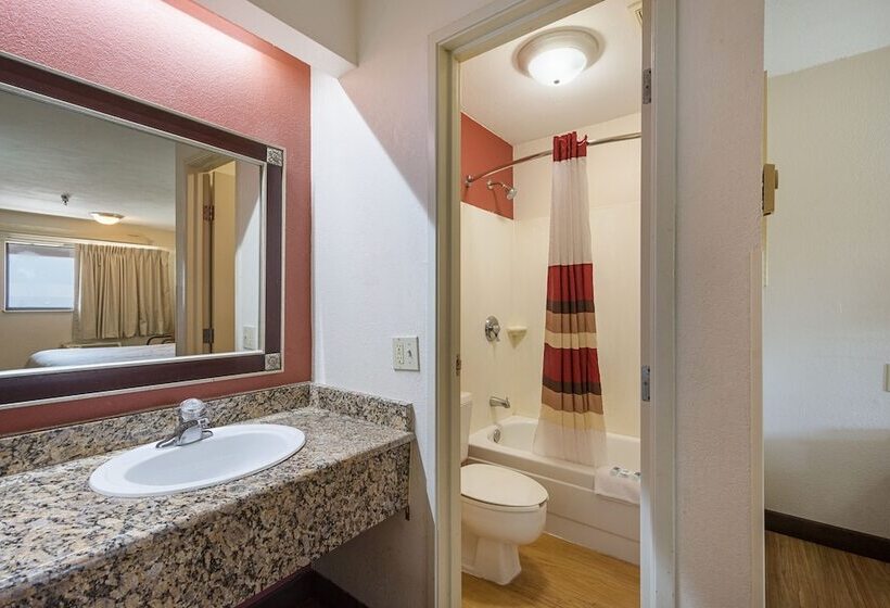 غرفه قياسيه سريرين مزدوجين, Rodeway Inn Tampa Near Busch Gardensusf