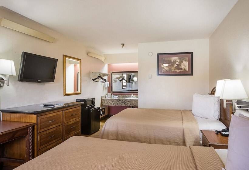 غرفه قياسيه سريرين مزدوجين, Rodeway Inn Tampa Near Busch Gardensusf
