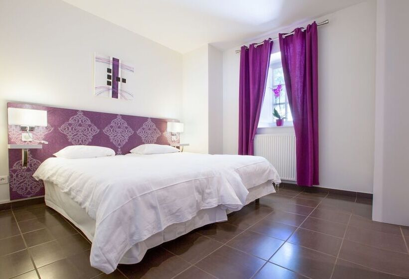 غرفة قياسية, La Cabourne