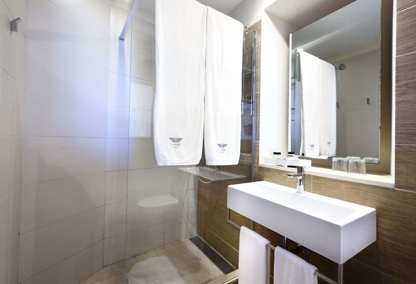 Camera Standard, Sa Tuna