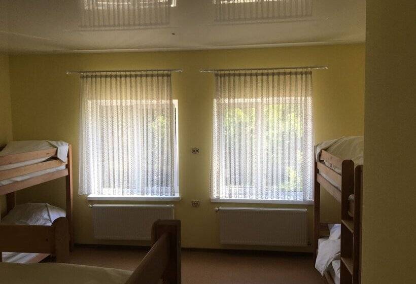 اتاق خانوادگی, Guest House Karta