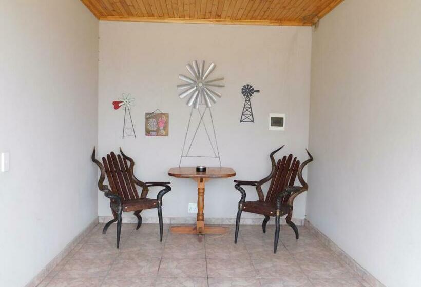 اتاق استاندارد, Meteorite Rest Camp