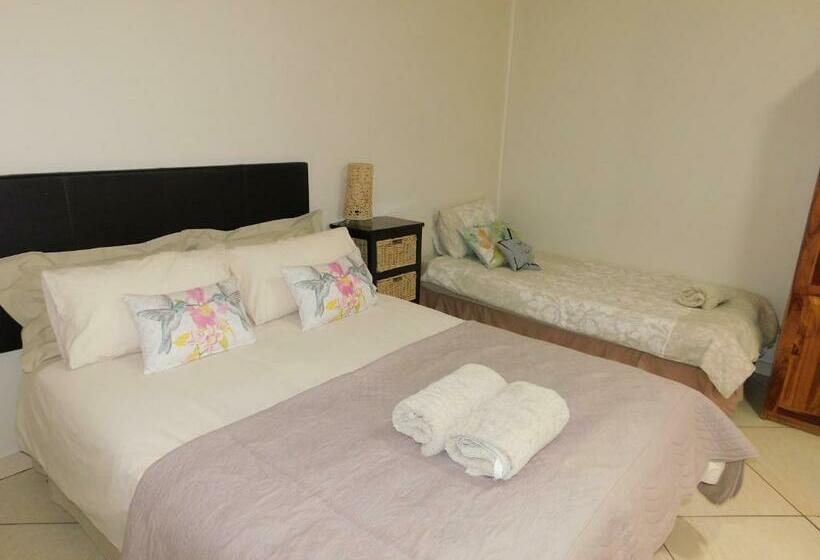 اتاق استاندارد سه نفره, Meteorite Rest Camp