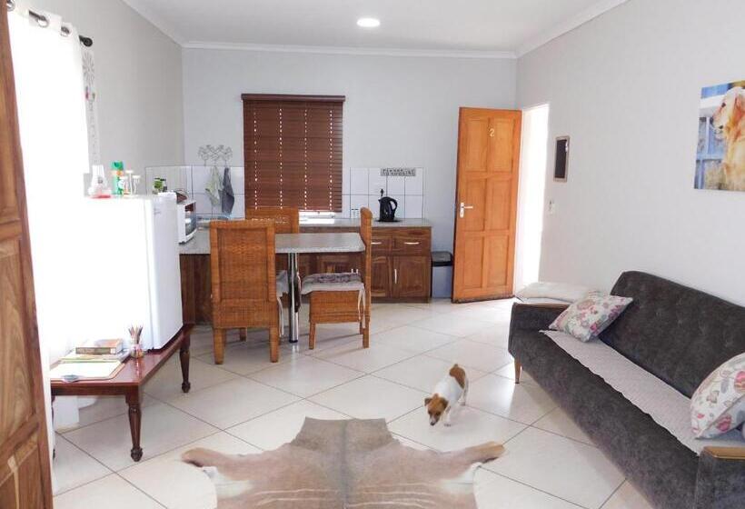 اتاق استاندارد سه نفره, Meteorite Rest Camp