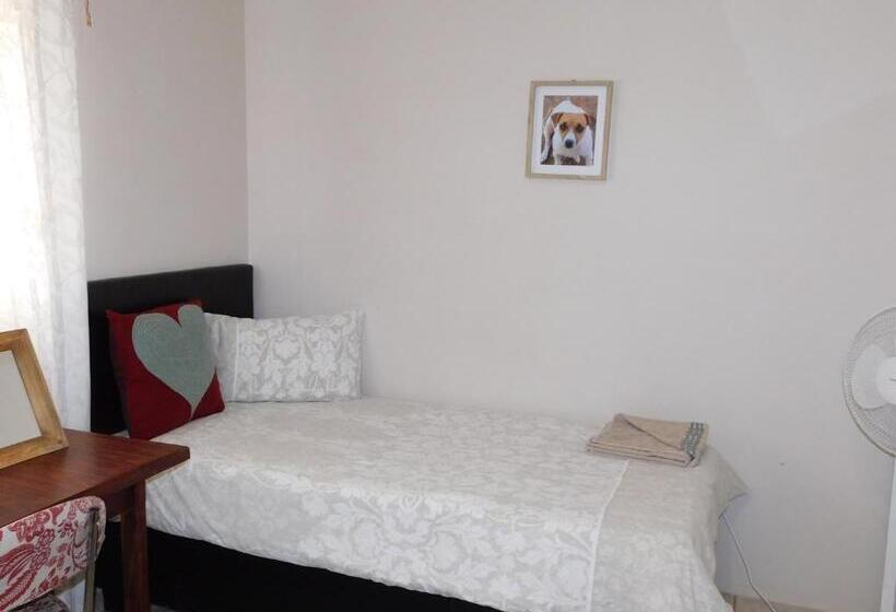 کلبه ییلاقی, Meteorite Rest Camp