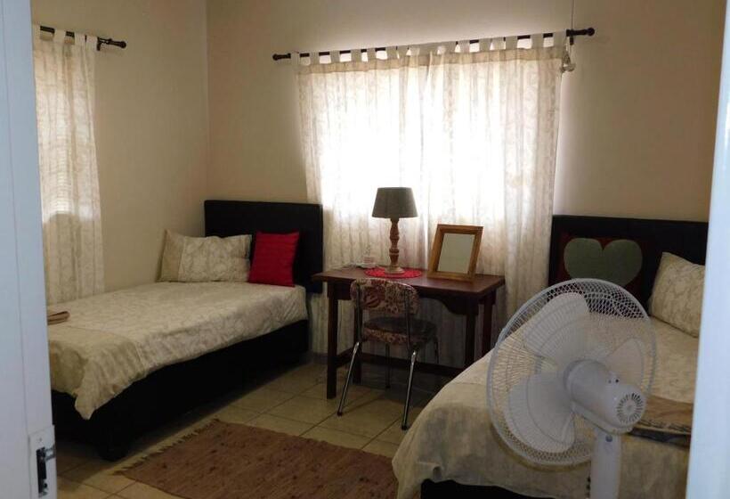 کلبه ییلاقی, Meteorite Rest Camp