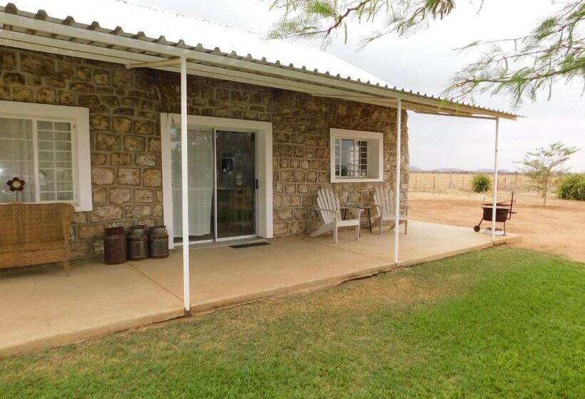 کلبه ییلاقی, Meteorite Rest Camp