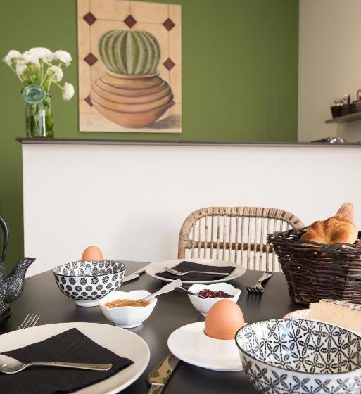 스탠다드 룸 킹사이즈 침대, Sur Le Quai