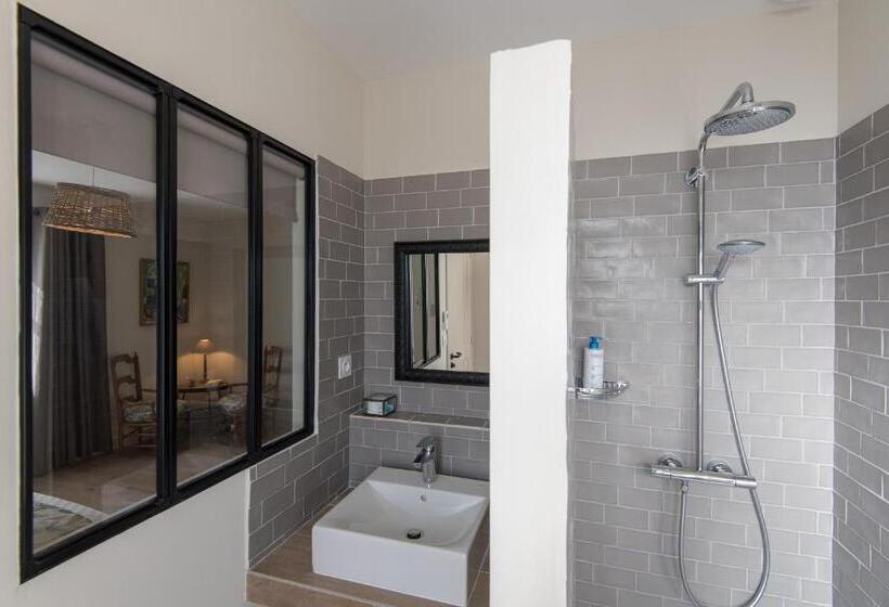 스탠다드 룸 킹사이즈 침대, Sur Le Quai