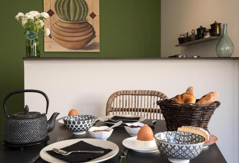 스탠다드 룸 킹사이즈 침대, Sur Le Quai