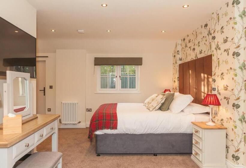 חדר משפחתי דלוקס, Thatched Eaves