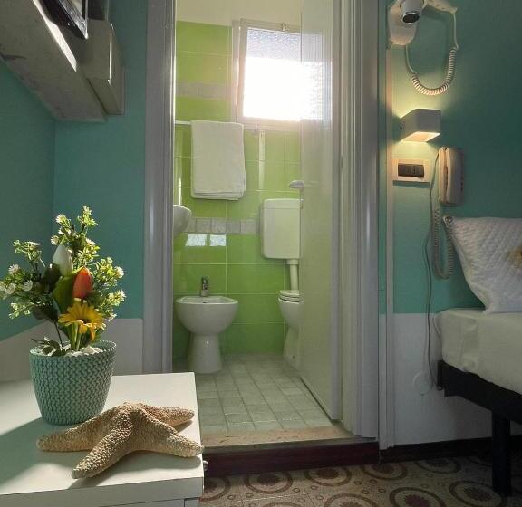 Номер Стандарт Трехместный, Napoleon