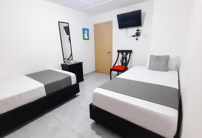 スタンダードトリプルルーム, Poblado Suite