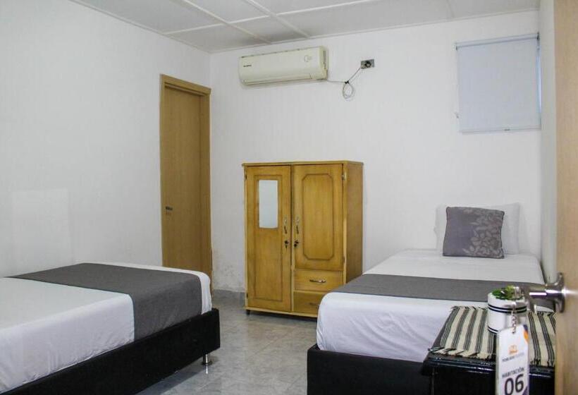 スタンダードトリプルルーム, Poblado Suite