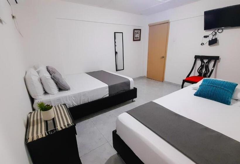 スタンダードトリプルルーム, Poblado Suite