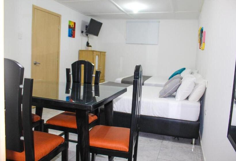 スタンダード４人部屋, Poblado Suite