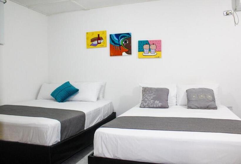 スタンダード４人部屋, Poblado Suite