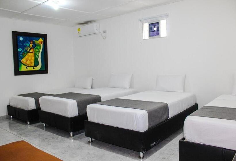 スーペリアの４人部屋, Poblado Suite