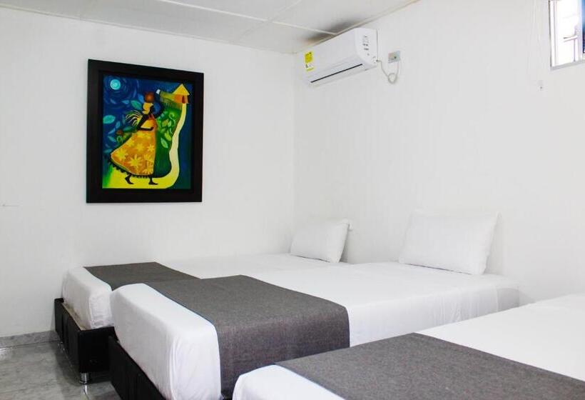 スーペリアの４人部屋, Poblado Suite