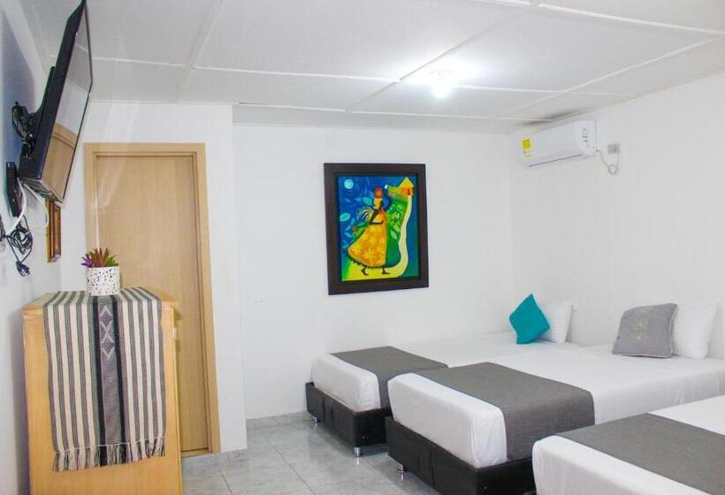 スーペリアの４人部屋, Poblado Suite