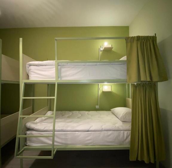 공동 객실, Santorini Hostel