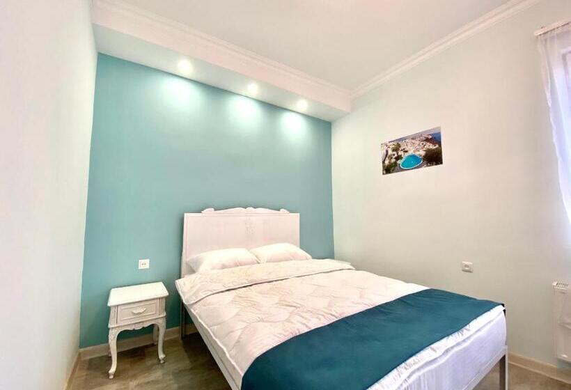 이코노미 룸, Santorini Hostel