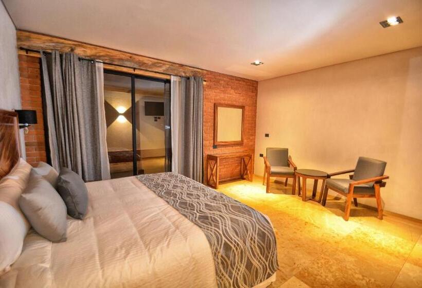 スーペリアースイート, Casa Iturbe