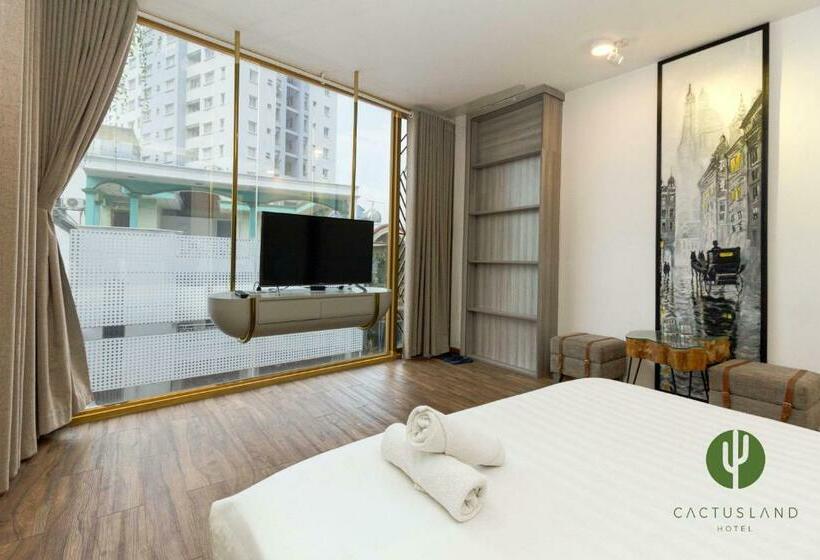 اتاق لوکس با بالکن, Cactusland Boutique