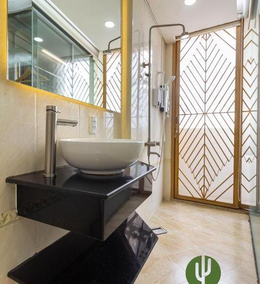 اتاق لوکس با بالکن, Cactusland Boutique