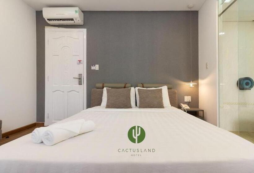 اتاق لوکس با بالکن, Cactusland Boutique