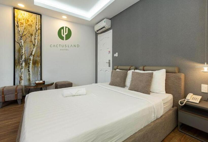 اتاق لوکس با بالکن, Cactusland Boutique